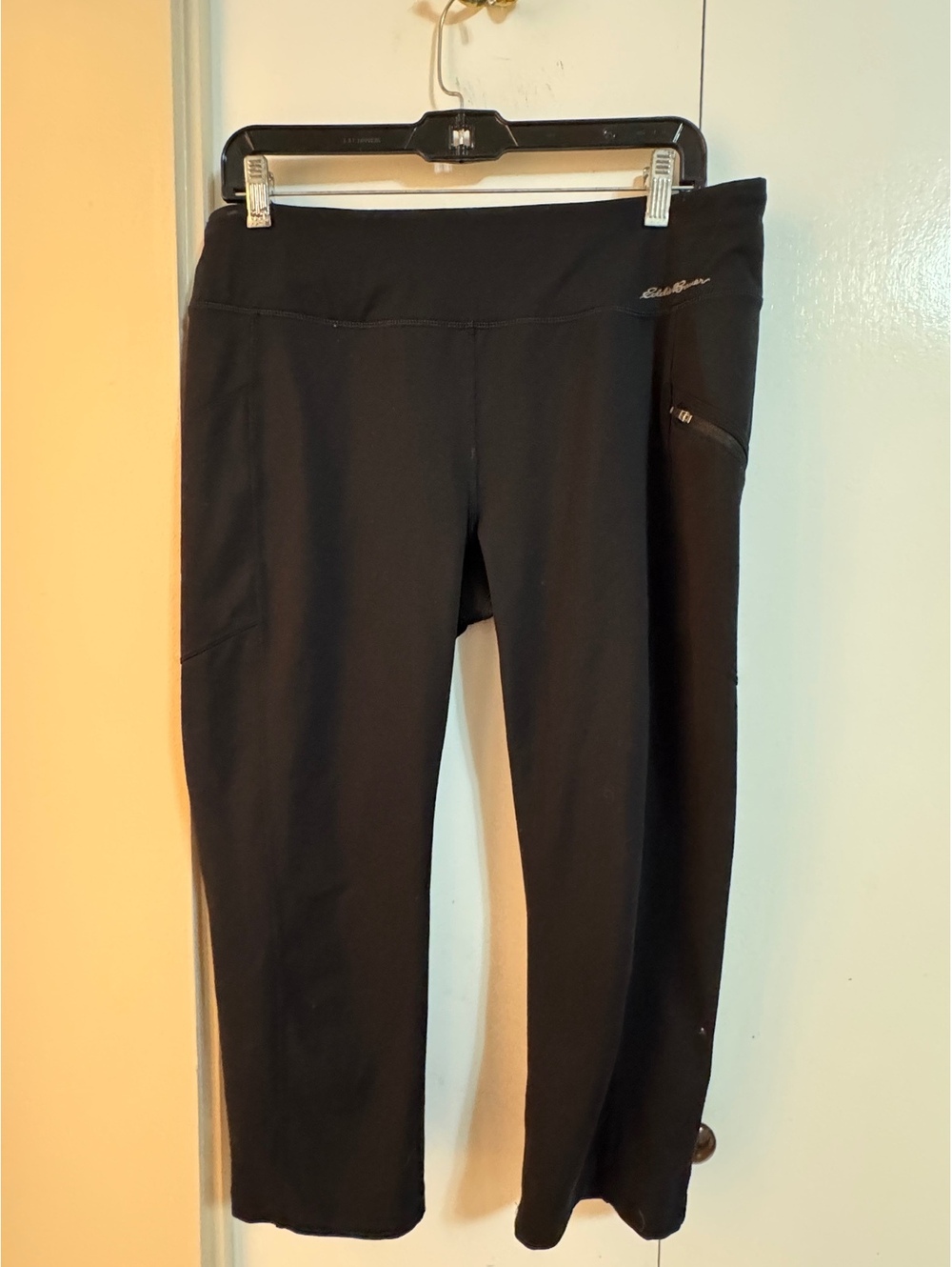 Eddie Bauer Women's Black Capri Activewear Pants Size Large